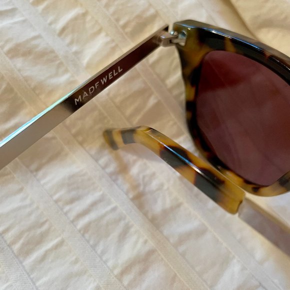 Madewell Accessories - MADEWELL tortoiseshell cateye sunglasses